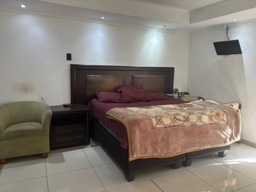 4 Bedroom Property for Sale in Oakdene Gauteng