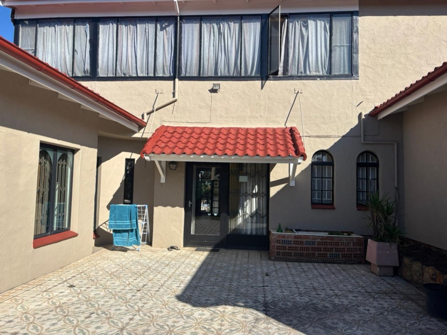 8 Bedroom Property for Sale in Oakdene Gauteng