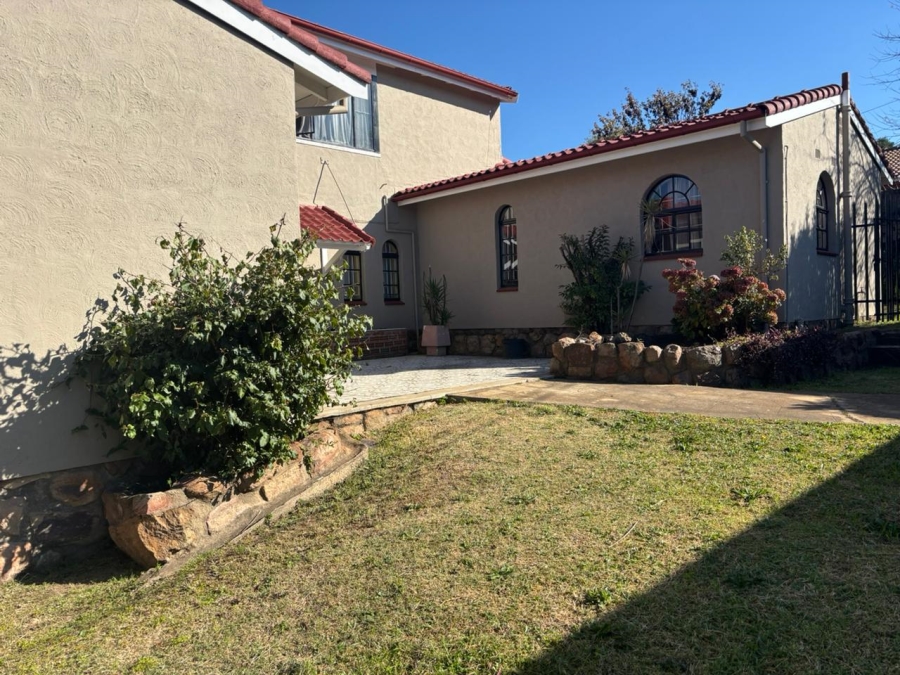 8 Bedroom Property for Sale in Oakdene Gauteng