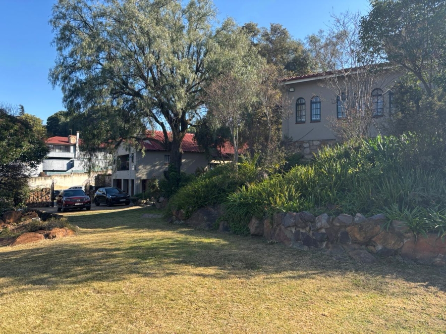 8 Bedroom Property for Sale in Oakdene Gauteng