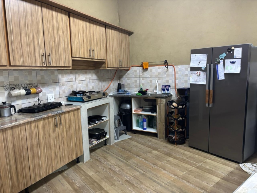 8 Bedroom Property for Sale in Oakdene Gauteng