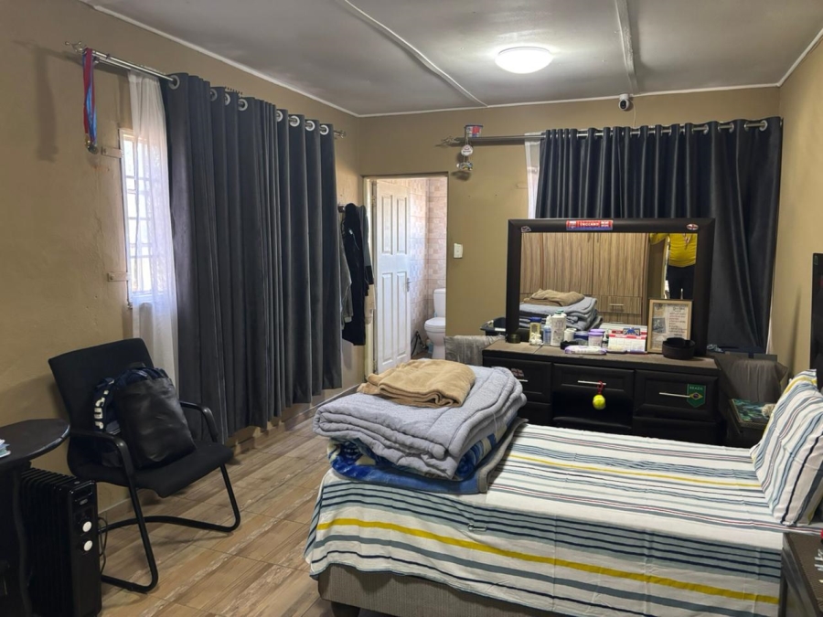 8 Bedroom Property for Sale in Oakdene Gauteng