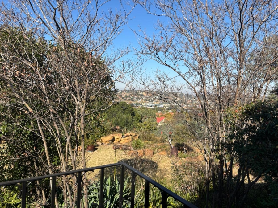 8 Bedroom Property for Sale in Oakdene Gauteng