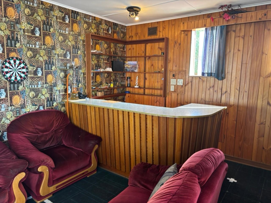 8 Bedroom Property for Sale in Oakdene Gauteng