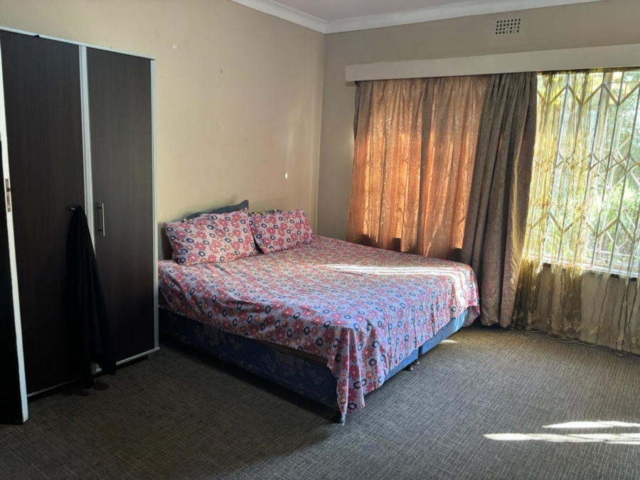 8 Bedroom Property for Sale in Oakdene Gauteng