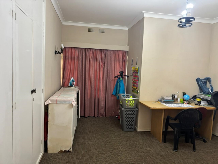 8 Bedroom Property for Sale in Oakdene Gauteng