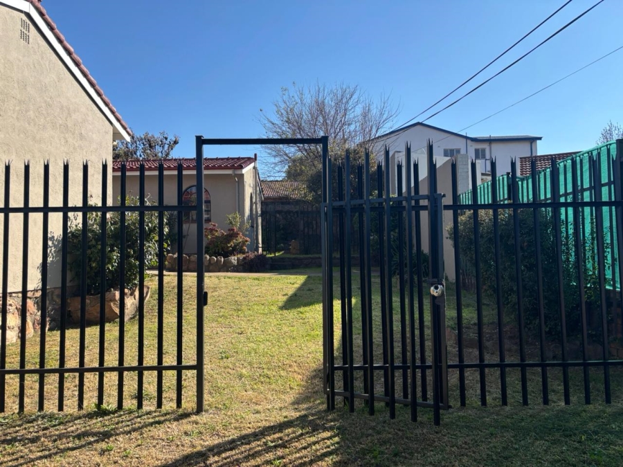 8 Bedroom Property for Sale in Oakdene Gauteng