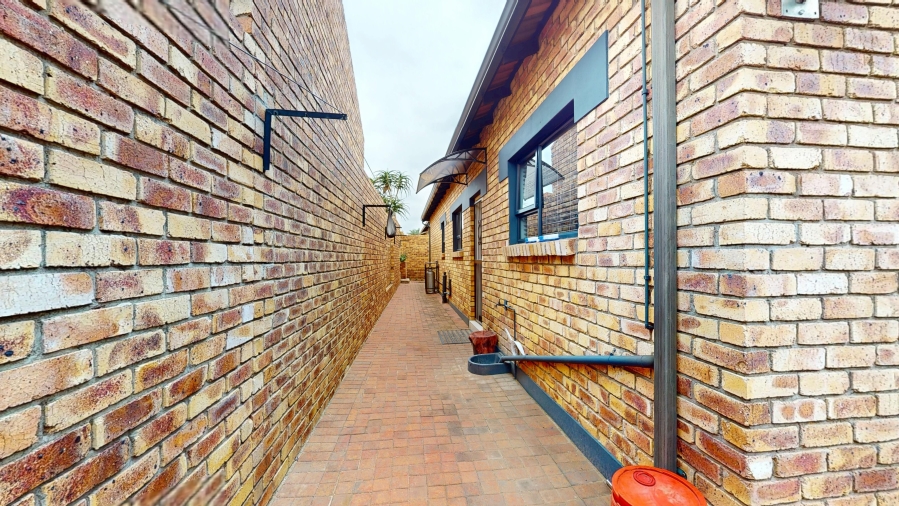 3 Bedroom Property for Sale in Jansenpark Gauteng