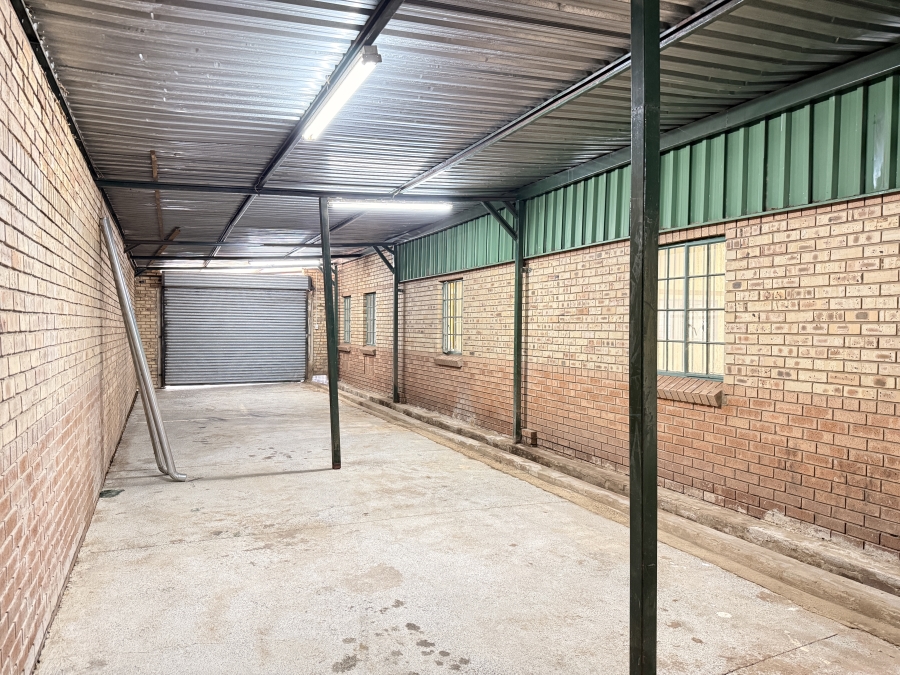 To Let Commercial Property for Rent in Rooihuiskraal Gauteng