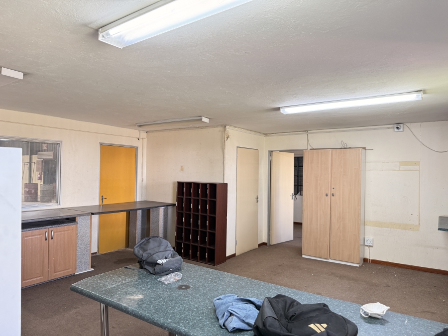 To Let Commercial Property for Rent in Rooihuiskraal Gauteng