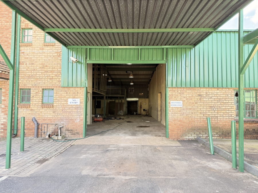 To Let Commercial Property for Rent in Rooihuiskraal Gauteng