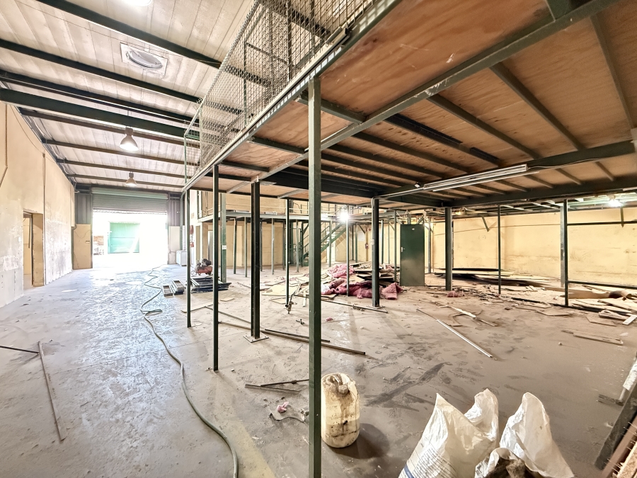 To Let Commercial Property for Rent in Rooihuiskraal Gauteng