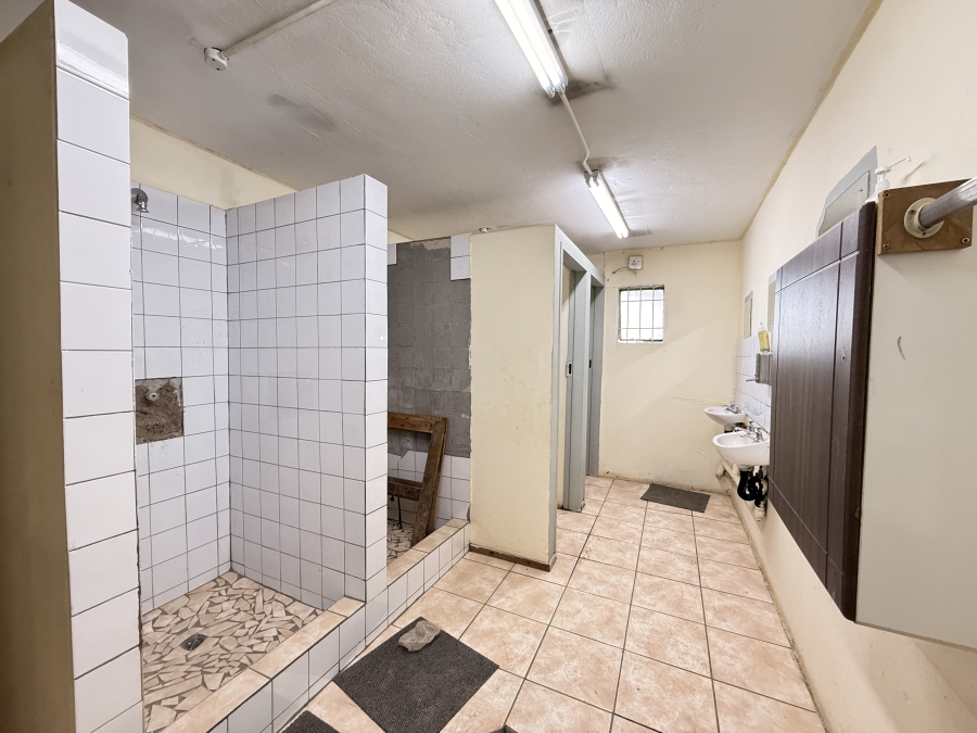 To Let Commercial Property for Rent in Rooihuiskraal Gauteng