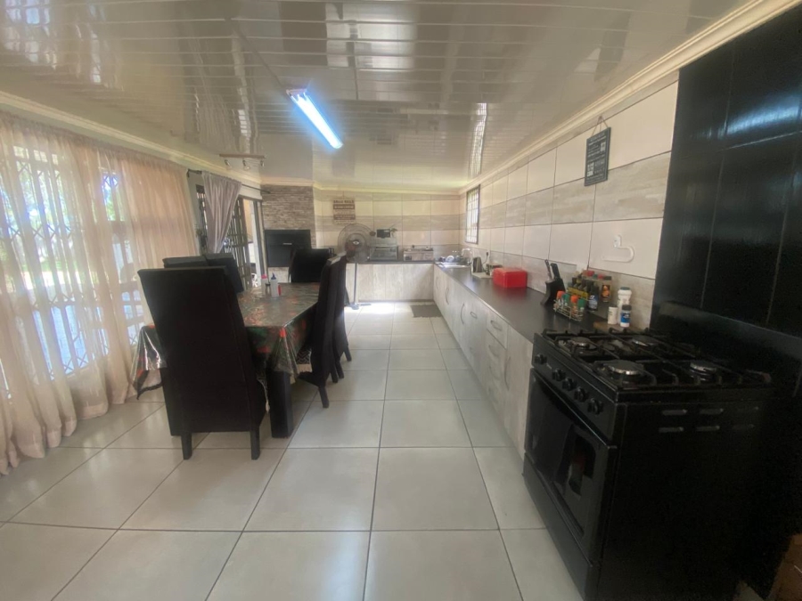 5 Bedroom Property for Sale in Mullerstuine Gauteng