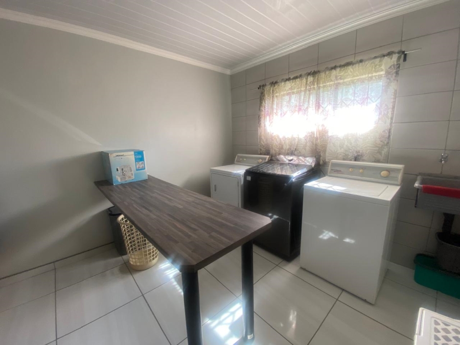 5 Bedroom Property for Sale in Mullerstuine Gauteng