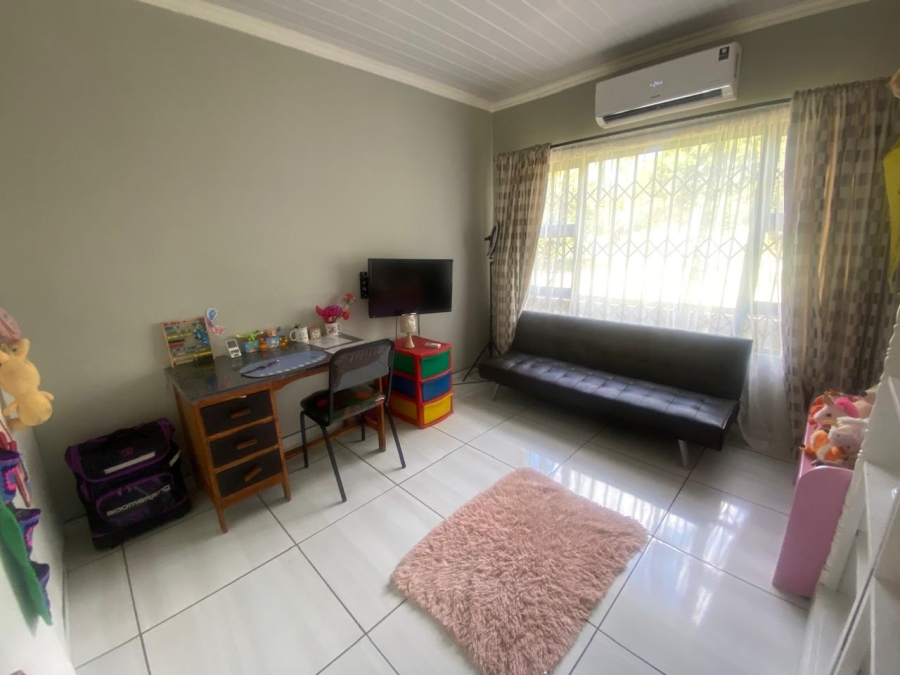 5 Bedroom Property for Sale in Mullerstuine Gauteng