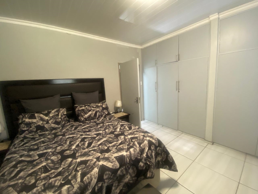 5 Bedroom Property for Sale in Mullerstuine Gauteng