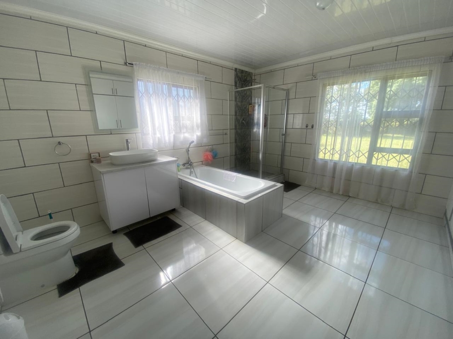 5 Bedroom Property for Sale in Mullerstuine Gauteng