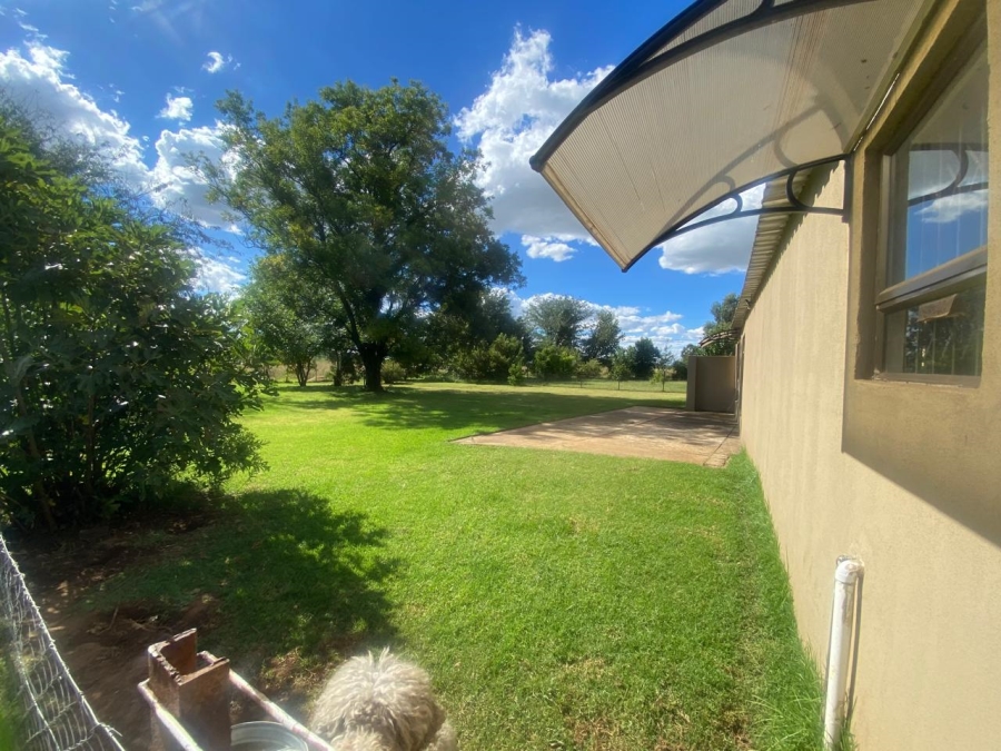 5 Bedroom Property for Sale in Mullerstuine Gauteng