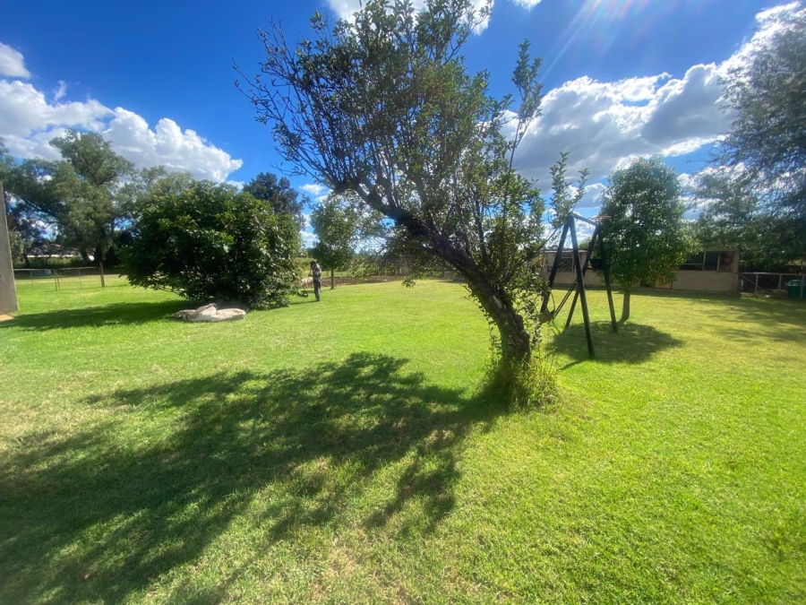 5 Bedroom Property for Sale in Mullerstuine Gauteng