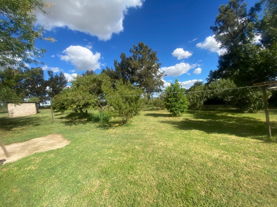 5 Bedroom Property for Sale in Mullerstuine Gauteng