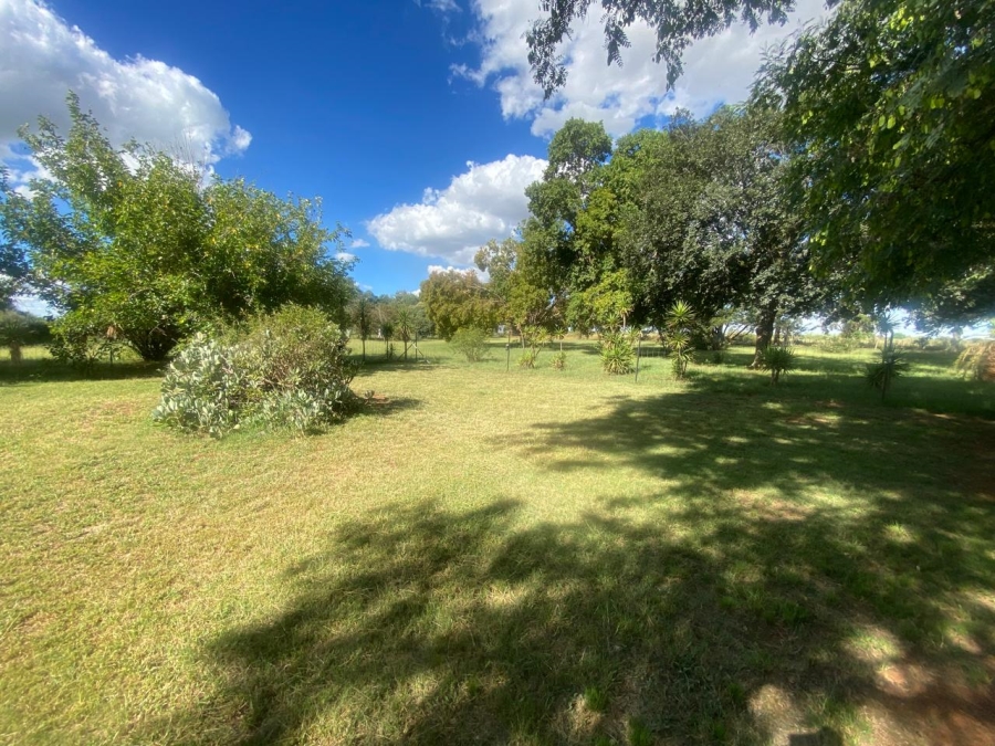 5 Bedroom Property for Sale in Mullerstuine Gauteng
