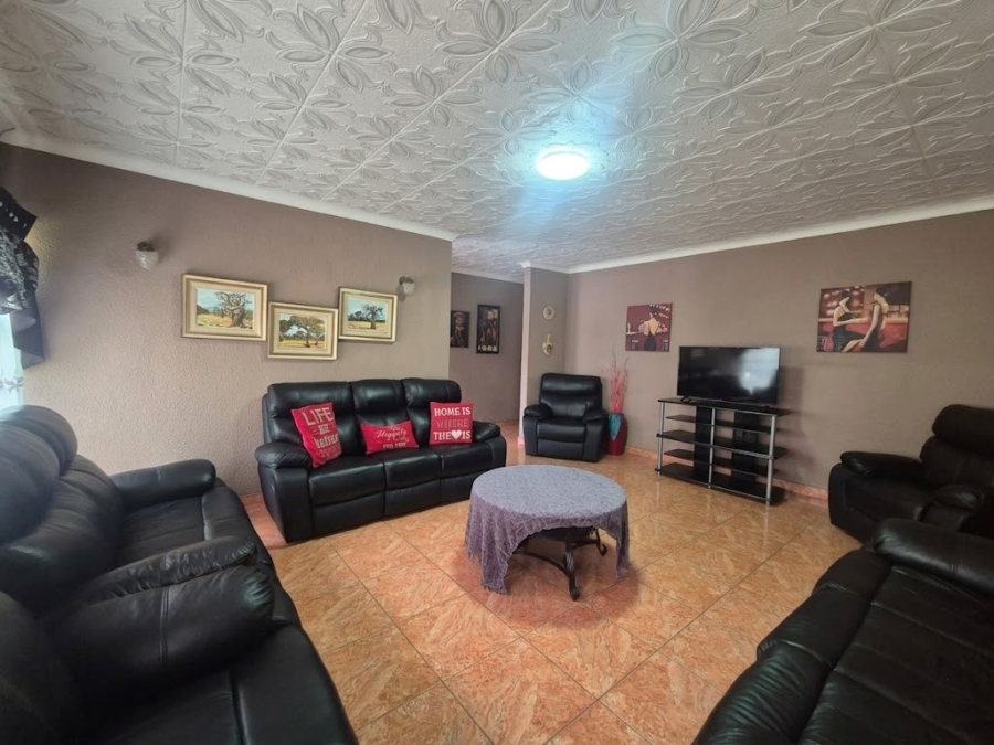 4 Bedroom Property for Sale in Sonland Park Gauteng