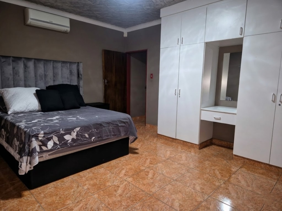 4 Bedroom Property for Sale in Sonland Park Gauteng