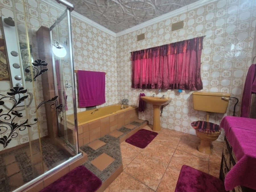 4 Bedroom Property for Sale in Sonland Park Gauteng