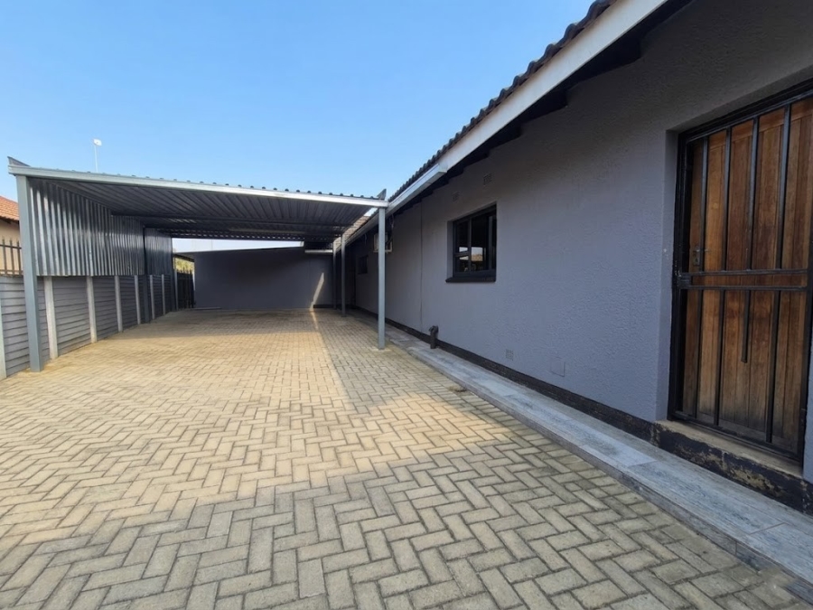4 Bedroom Property for Sale in Sonland Park Gauteng