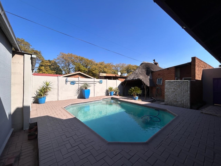 3 Bedroom Property for Sale in Vanderbijlpark CW 5 Gauteng