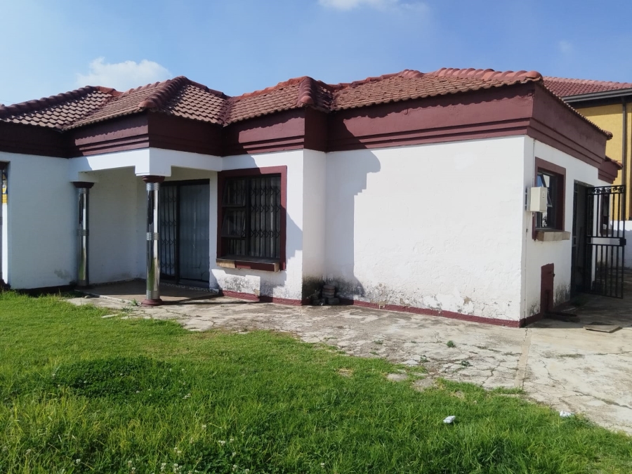 3 Bedroom Property for Sale in Golden Gardens Gauteng