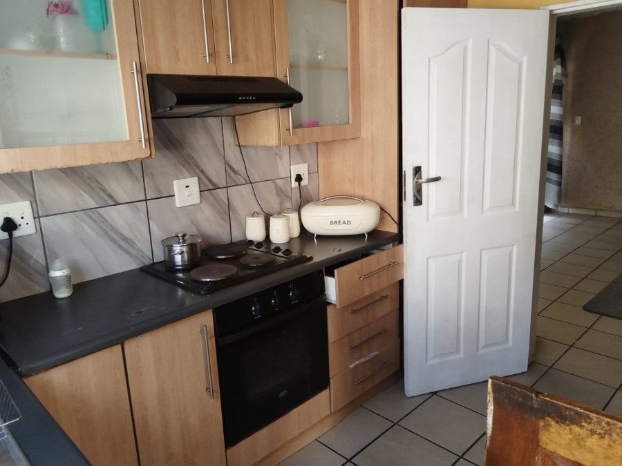 3 Bedroom Property for Sale in Golden Gardens Gauteng