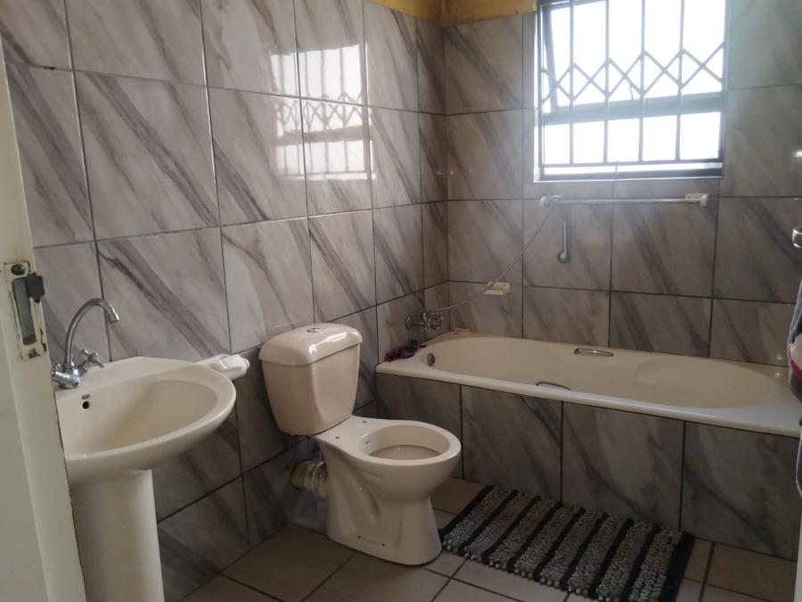 3 Bedroom Property for Sale in Golden Gardens Gauteng