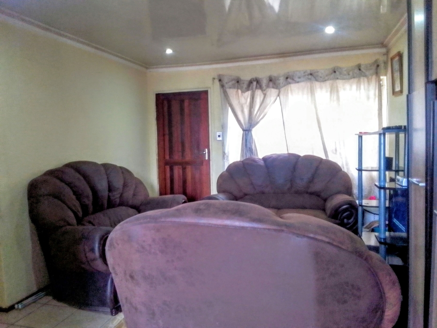 2 Bedroom Property for Sale in Kagiso Gauteng