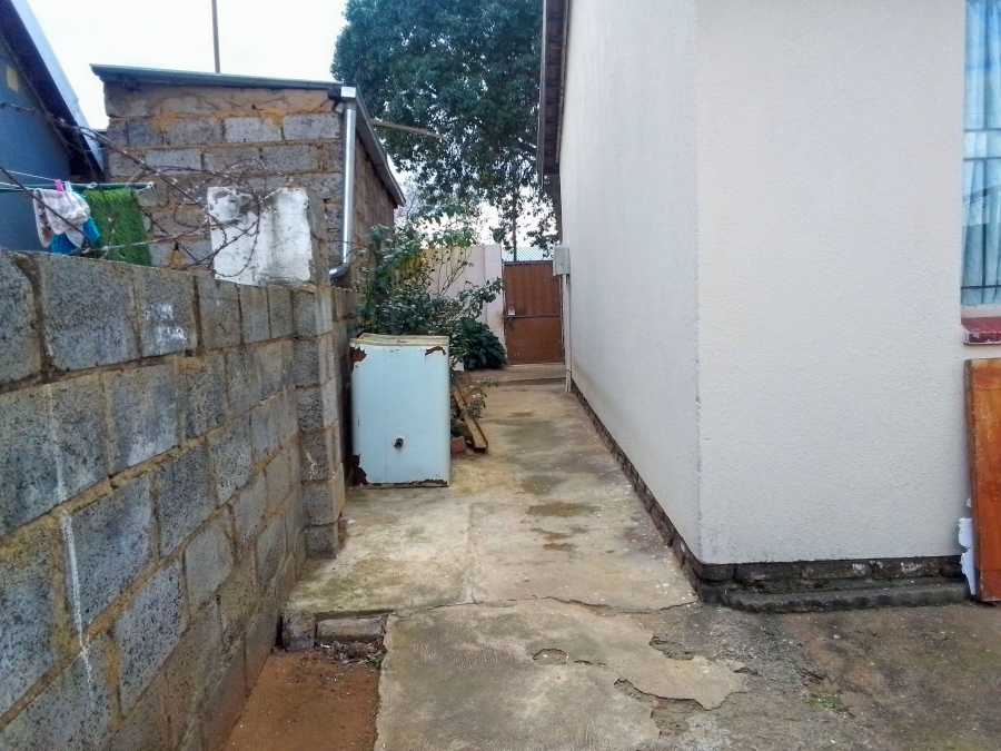 2 Bedroom Property for Sale in Kagiso Gauteng