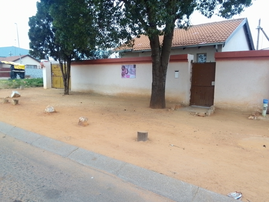 2 Bedroom Property for Sale in Kagiso Gauteng