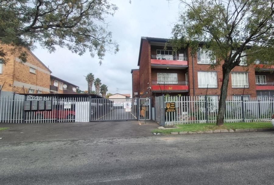 2 Bedroom Property for Sale in New Redruth Gauteng