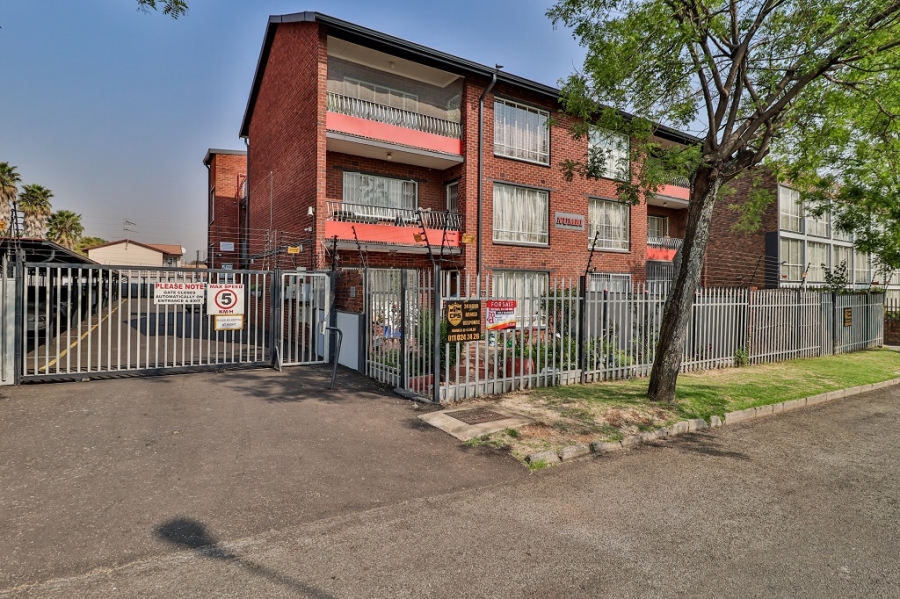 2 Bedroom Property for Sale in New Redruth Gauteng