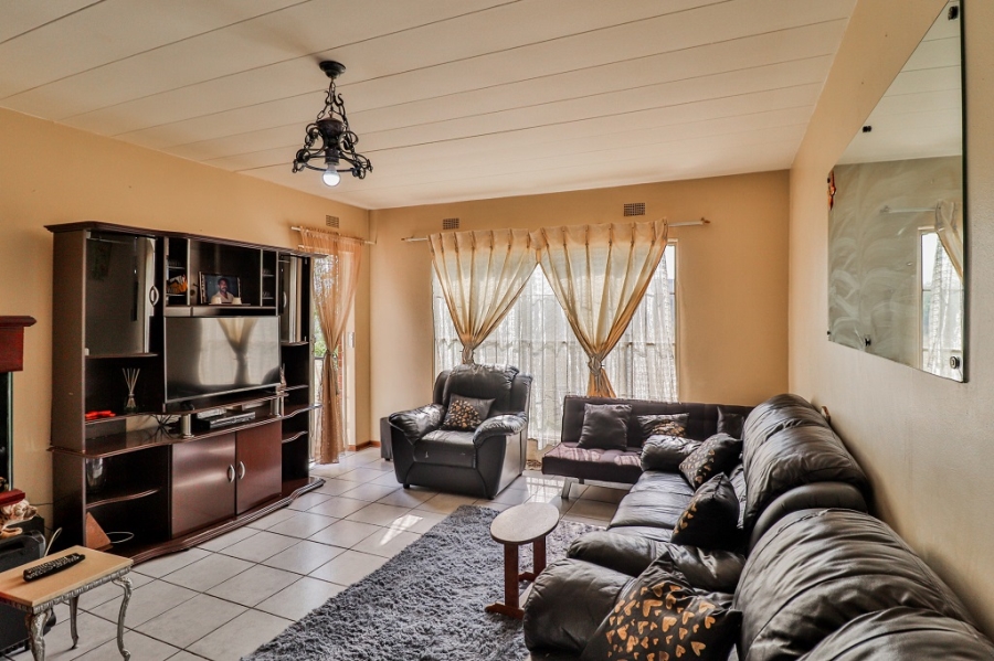 2 Bedroom Property for Sale in New Redruth Gauteng