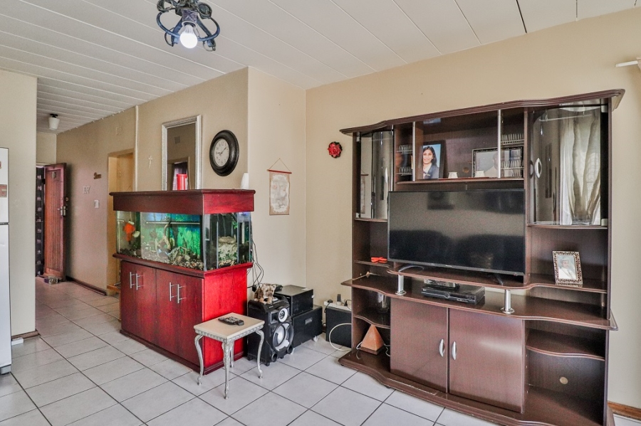 2 Bedroom Property for Sale in New Redruth Gauteng