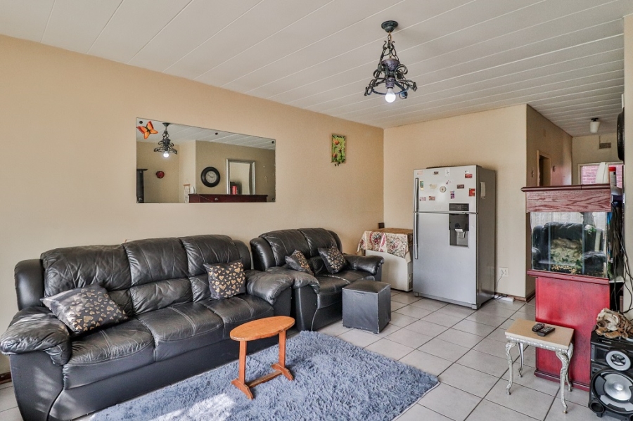 2 Bedroom Property for Sale in New Redruth Gauteng