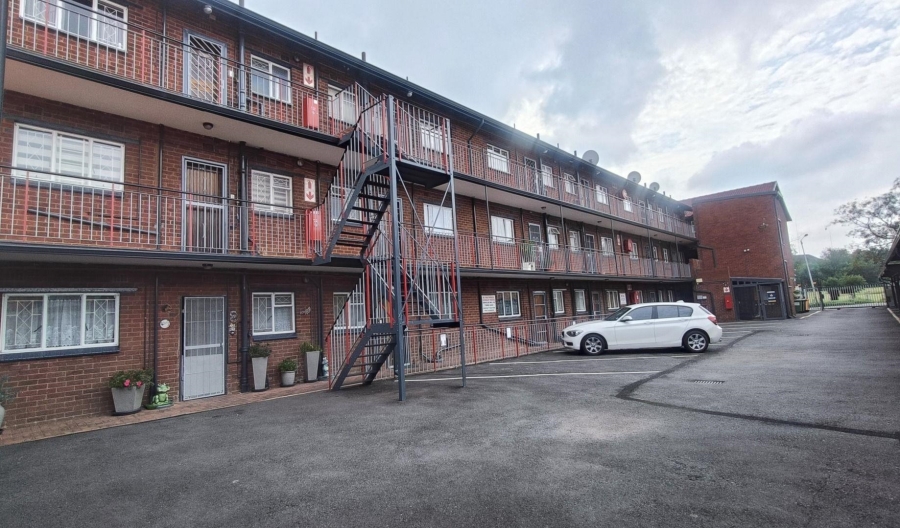 2 Bedroom Property for Sale in New Redruth Gauteng