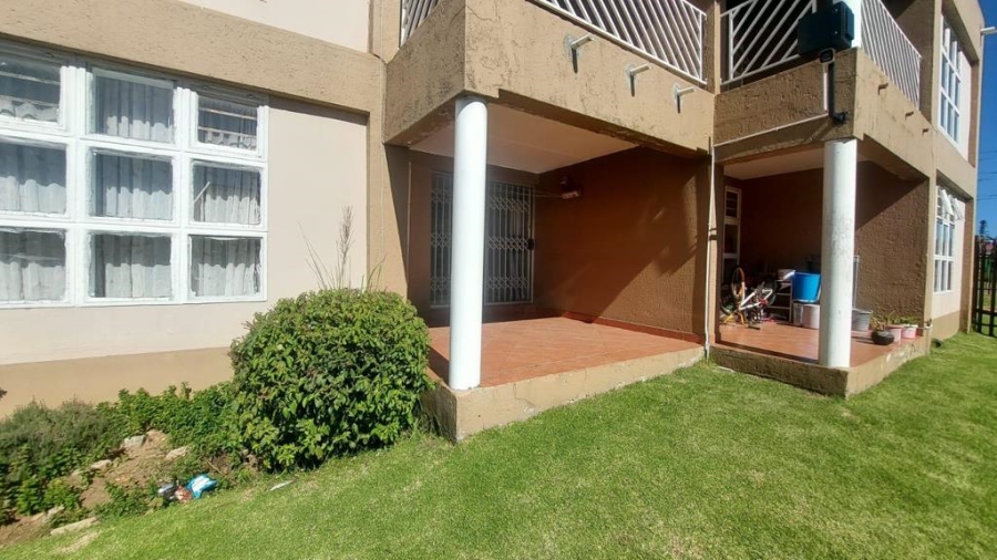 2 Bedroom Property for Sale in Mondeor Gauteng