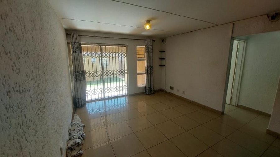 2 Bedroom Property for Sale in Mondeor Gauteng