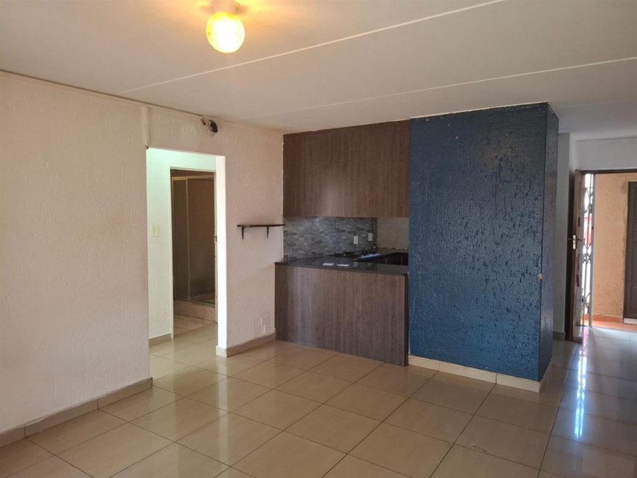 2 Bedroom Property for Sale in Mondeor Gauteng