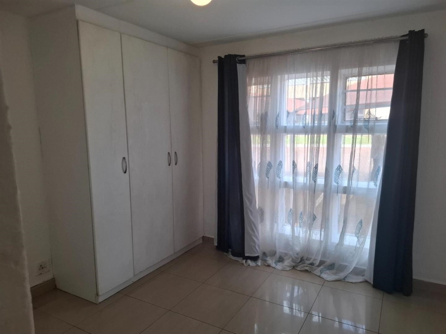2 Bedroom Property for Sale in Mondeor Gauteng