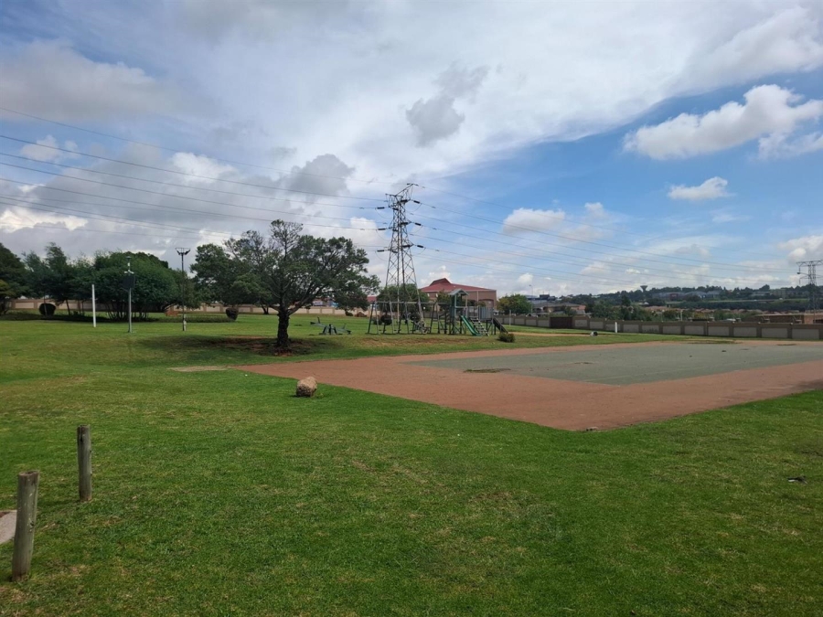 2 Bedroom Property for Sale in Mondeor Gauteng