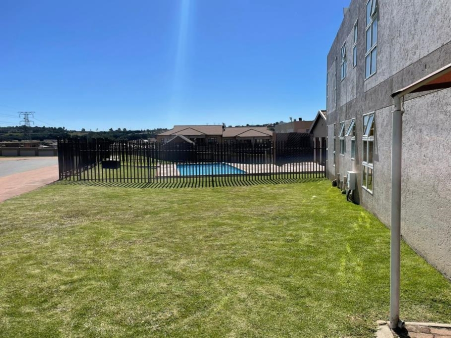 2 Bedroom Property for Sale in Mondeor Gauteng