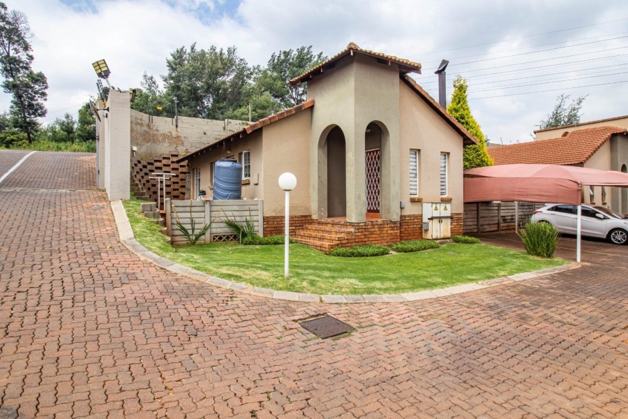3 Bedroom Property for Sale in Ridgeway Gauteng